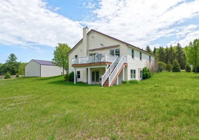 Photo 3 of Single family home for sale at 7495 Bennett Rd, Williamsburg, MI 49690 | MLS# 78080060194 | Listing updated on 2026-09-01