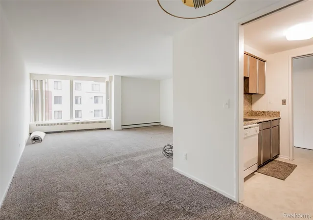 5th image of 8200 E Jefferson Ave #1605, Detroit, MI 48214 | MLS# 20251021585