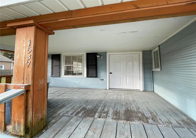 Photo 2 of Single family home for sale at 1537 Bay St, Saginaw, MI 48602 | MLS# 20251021729 | Listing updated on 2026-07-06