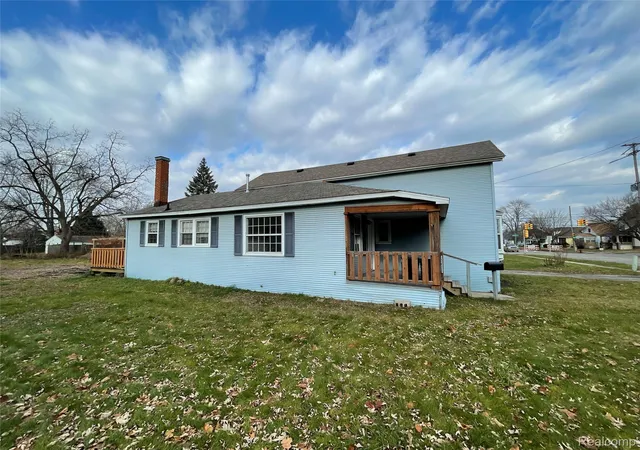 Photo 3 of Single family home for sale at 1537 Bay St, Saginaw, MI 48602 | MLS# 20251021729 | Listing updated on 2026-07-06