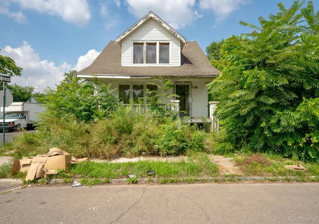 Photo 1 of Single family home for sale at 17403 Goddard St, Detroit, MI 48212 | MLS# 20251021850 | Listing updated on 2026-07-31