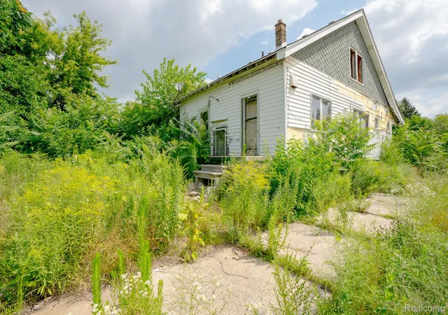 Photo 2 of Single family home for sale at 17403 Goddard St, Detroit, MI 48212 | MLS# 20251021850 | Listing updated on 2026-07-31