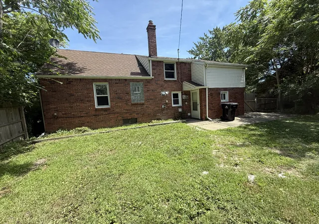 3rd image of 26655 Rosewood St, Roseville, MI 48066 | MLS# 81025037682