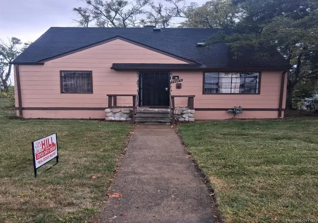 1st image of 15643 W Chicago St, Detroit, MI 48228 | MLS# 20251021967