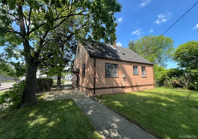 Photo 3 of Single family home for sale at 15643 W Chicago St, Detroit, MI 48228 | MLS# 20251021967 | Listing updated on 2026-08-21