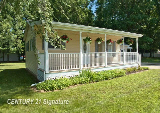2nd image of 9326 Vienna Rd, Montrose, MI 48457 | MLS# 5050183415