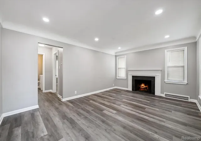 Photo 4 of Single family home for sale at 18902 Westmore St, Livonia, MI 48152 | MLS# 20251022321 | Listing updated on 2026-08-22