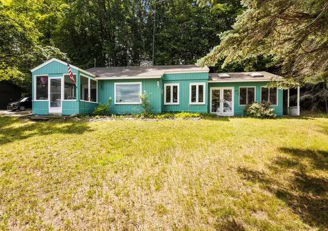 Photo 2 of Single family home for sale at 1070 N Us 31, Torch Lake Township Antrim, MI 49648 | MLS# 78080060312 | Listing updated on 2026-08-01