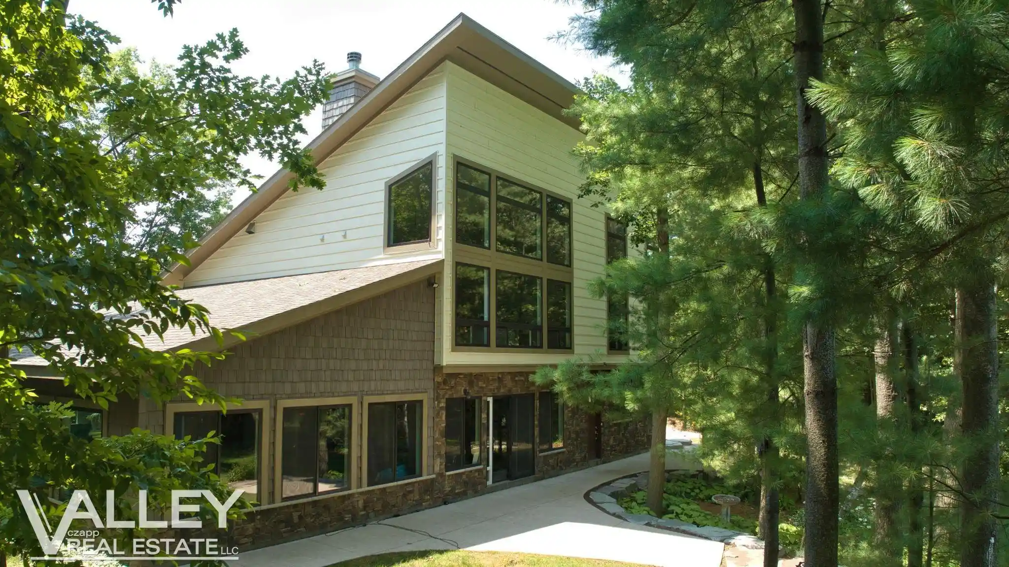 Photo 1 of Single family home for sale at 7474 Kochville Rd, Freeland, MI 48623 | MLS# 61050184239 | Listing updated on 2026-09-30
