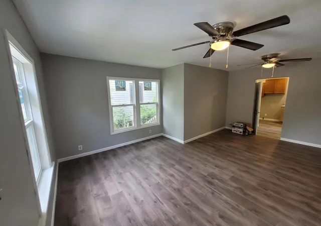 Listing Photo 2 - Condo for sale in building located at 1503 N Westnedge Ave, Kalamazoo, MI 49007
