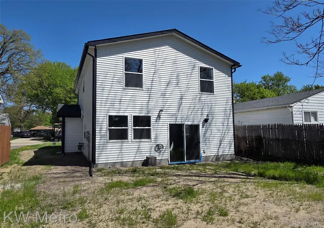 Homes for sale in Hazel Park, MI | 1116 E Hayes Ave, Hazel Park, MI 48030 | MLS# 20251025840