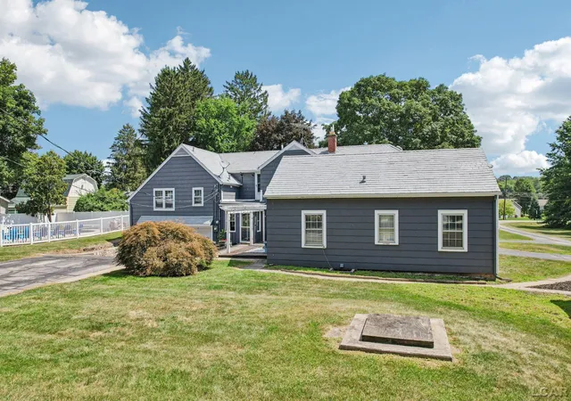 3rd image of 2550 Bent Oak Ave, Adrian, MI 49221 | MLS# 56050185137