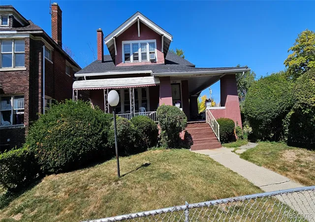 Photo 3 of Single family home for sale at 1714 Gladstone St, Detroit, MI 48206 | MLS# 20251027817 | Listing updated on 2026-09-17