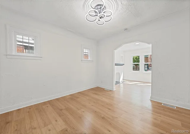 5th image of 16199 Stansbury St, Detroit, MI 48235 | MLS# 20251028711
