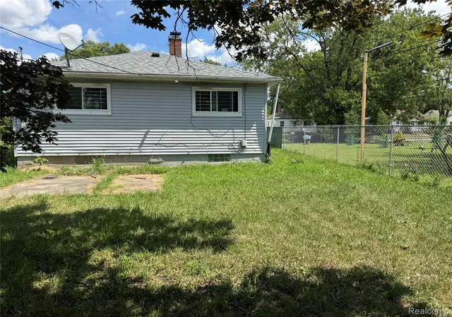 14th image of 8103 Fielding St, Detroit, MI 48228 | MLS# 20251028873