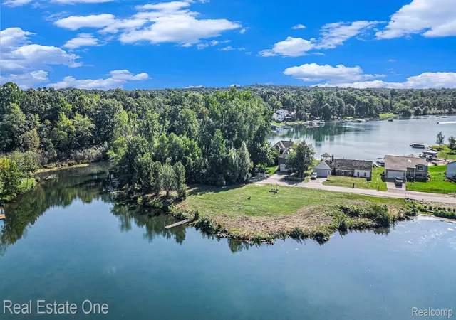 Photo 3 of Land for sale at 00 Coledale Dr, White Lake, MI 48386 | MLS# 20251029029 | Listing updated on 2026-09-02