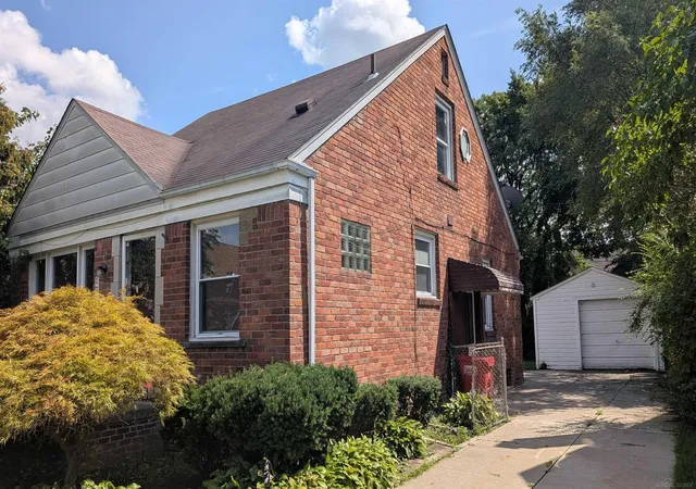 Photo 2 of Single family home for sale at 17970 Lincoln Dr, Roseville, MI 48066 | MLS# 58050185881 | Listing updated on 2026-09-03