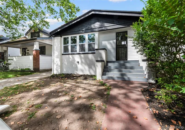 Photo 3 of Single family home for sale at 12257 Ilene St, Detroit, MI 48204 | MLS# 20251029474 | Listing updated on 2026-09-17