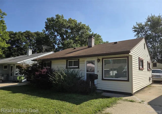Photo 2 of Single family home for sale at 8279 Elm St, Taylor, MI 48180 | MLS# 20251029525 | Listing updated on 2026-07-07