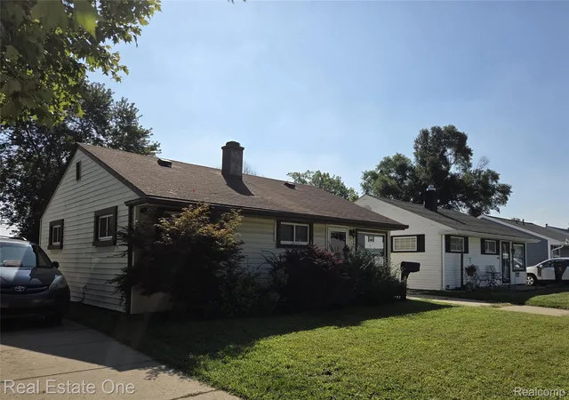 Photo 3 of Single family home for sale at 8279 Elm St, Taylor, MI 48180 | MLS# 20251029525 | Listing updated on 2026-07-07