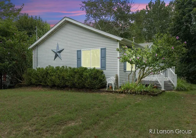 1st image of 1007 Orchard Ave, South Haven, MI 49090 | MLS# 65025042741