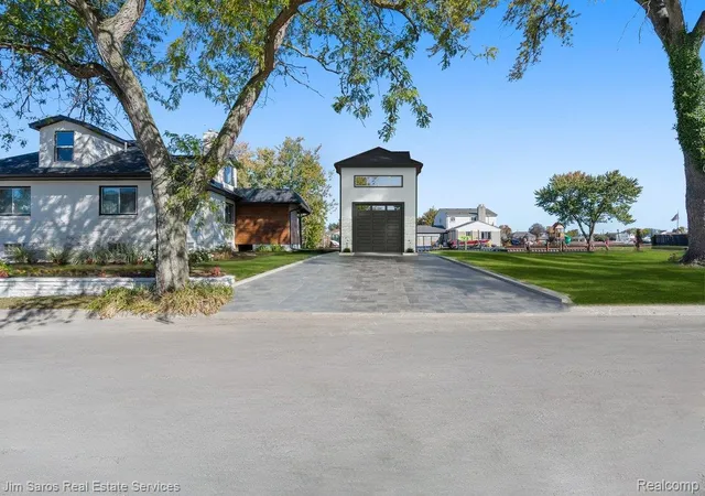 Homes for sale in Saint Clair Shores, MI | 22505 Beach St, Saint Clair Shores, MI 48081 | MLS# 20251029858