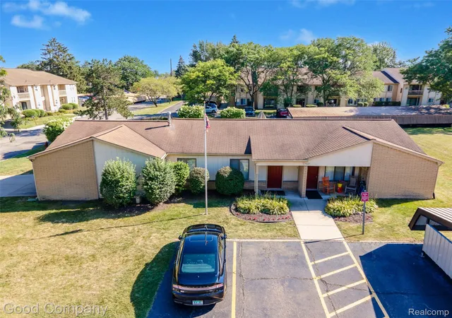 Homes for sale in Farmington Hills, MI | 27835 Berrywood Ln #56, Farmington Hills, MI 48334 | MLS# 20251029984