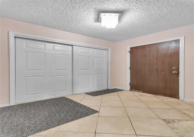 4th image of 27835 Berrywood Ln, Farmington Hills, MI 48334