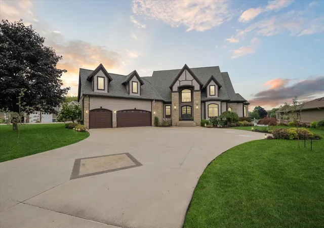 2nd image of 4349 Island View Dr, Fenton, MI 48430 | MLS# 81025043114