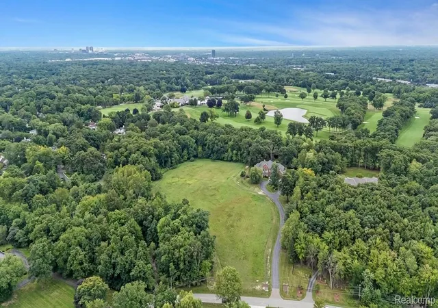 Photo 4 of Land for sale at 32500 Rockridge Ln, Farmington Hills, MI 48334 | MLS# 20251030439 | Listing updated on 2026-02-19