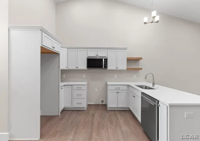 5th image of 1639 Rivers Edge Ct, Adrian, MI 49221 | MLS# 56050186338