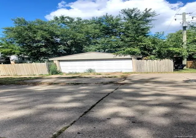 2nd image of 11800 Riad St, Detroit, MI 48224 | MLS# 20251031400