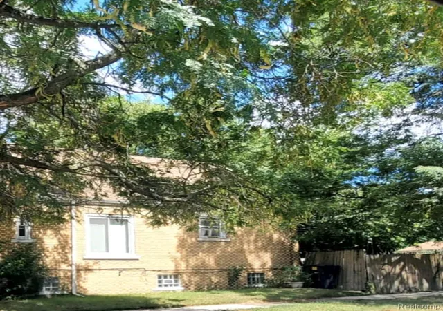 3rd image of 11800 Riad St, Detroit, MI 48224 | MLS# 20251031400