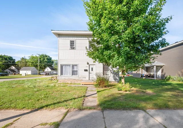 Homes for sale in Big Rapids, MI | 203 N 3rd Ave, Big Rapids, MI 49307 | MLS# 72025044380