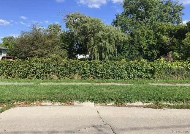 Photo 1 of Land for sale at 2416 Lynnwood Ave, Saginaw, MI 48601 | MLS# 20251032158 | Listing updated on 2026-08-24