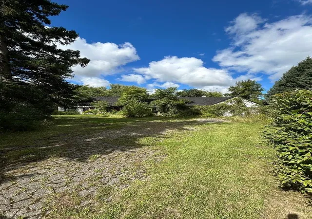 Photo 2 of Single family home for sale at 4062 S Morrish Rd, Swartz Creek, MI 48473 | MLS# 5050186952 | Listing updated on 2026-08-19