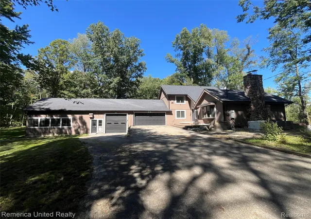 Homes for sale in Howell, MI | 6160 Brambleberry Ln, Howell, MI 48855 | MLS# 20251032374