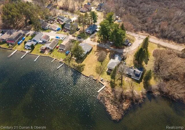 2nd image of 5031 Pine Dr, Jackson, MI 49201 | MLS# 20251032610