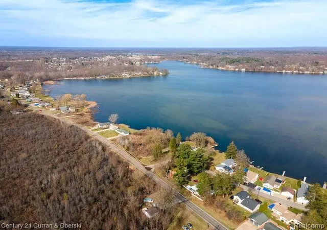 5th image of 5031 Pine Dr, Jackson, MI 49201 | MLS# 20251032610