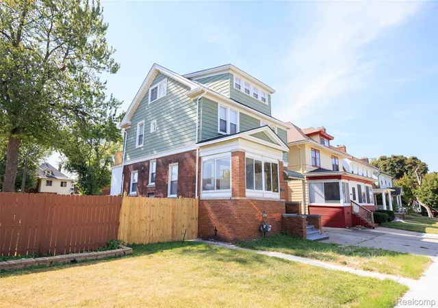4th image of 737 Webb St, Detroit, MI 48202 | MLS# 20251033427