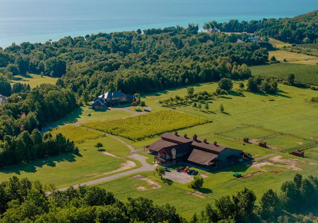 Photo 4 of Single family home for sale at 3888 Swaney Rd, Traverse City, MI 49686 | MLS# 78080061581 | Listing updated on 2026-09-07