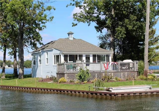 1st image of 752 Preston Is, Lake Orion, MI 48362 | MLS# 20251034148