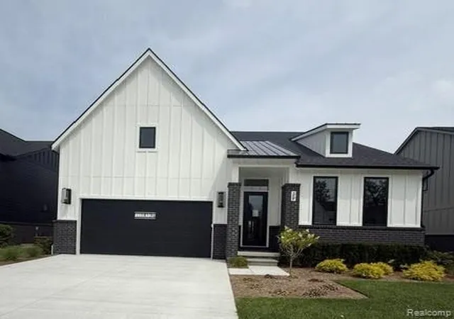 Condo for sale at 39 South Trail Court, Troy, MI 48083 | MLS# 20251034876