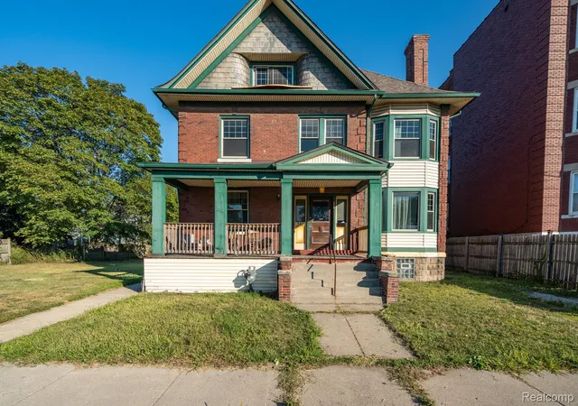 49th image of 243 E Edsel Ford Fwy, Detroit, MI 48202 | MLS# 20251034985
