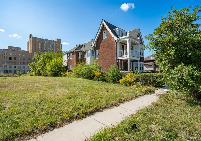 35th image of 100 Chandler St, Detroit, MI 48202 | MLS# 20251034991