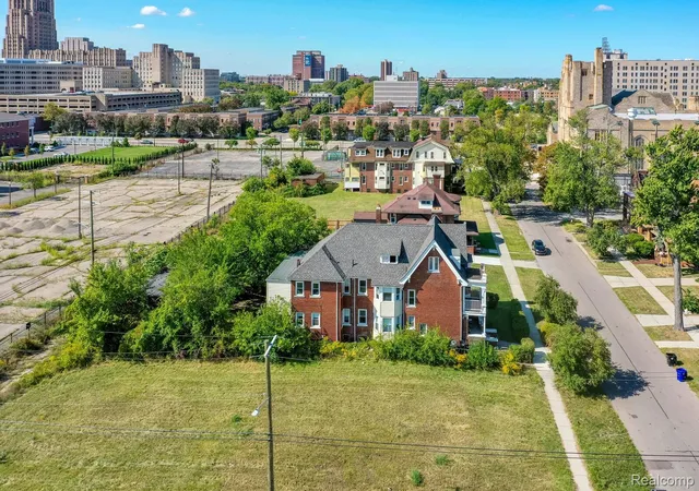 5th image of 100 Chandler St, Detroit, MI 48202 | MLS# 20251034991