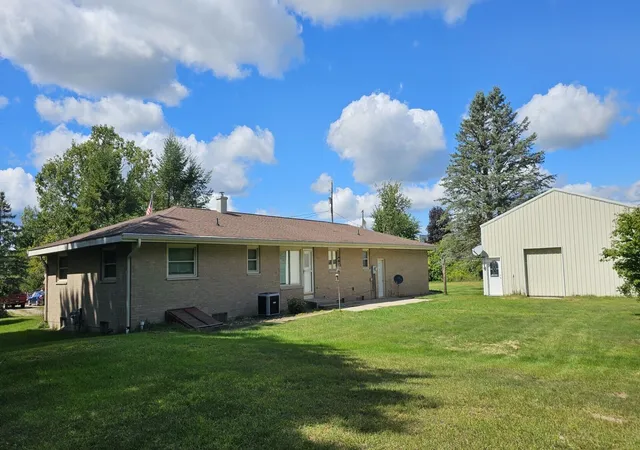 3rd image of 4872 Lester Ave, Fremont, MI 49412 | MLS# 72025046240