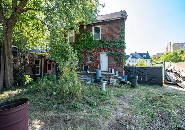 22nd image of 231 Chandler St, Detroit, MI 48202 | MLS# 20251035110