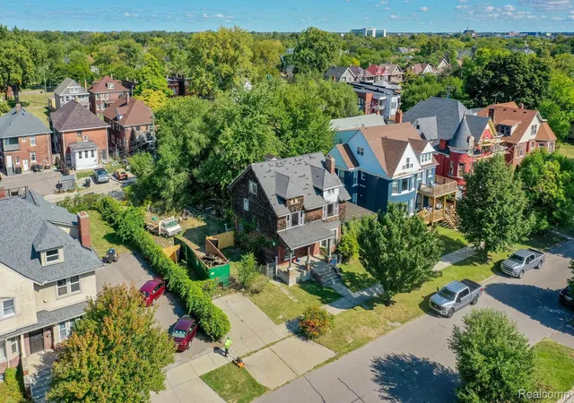 4th image of 231 Chandler St, Detroit, MI 48202 | MLS# 20251035110