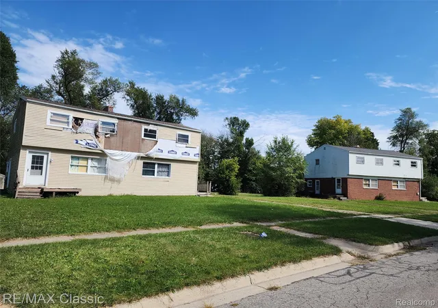 Listing Photo 2 - Condo for sale in building located at 816 Waskin Dr, Tecumseh, MI 49286